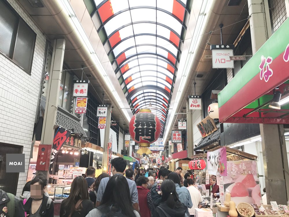 【2017大阪自由散策行】世界的廚房黑門市場～必吃必買必逛還有地雷都在這兒了阿！